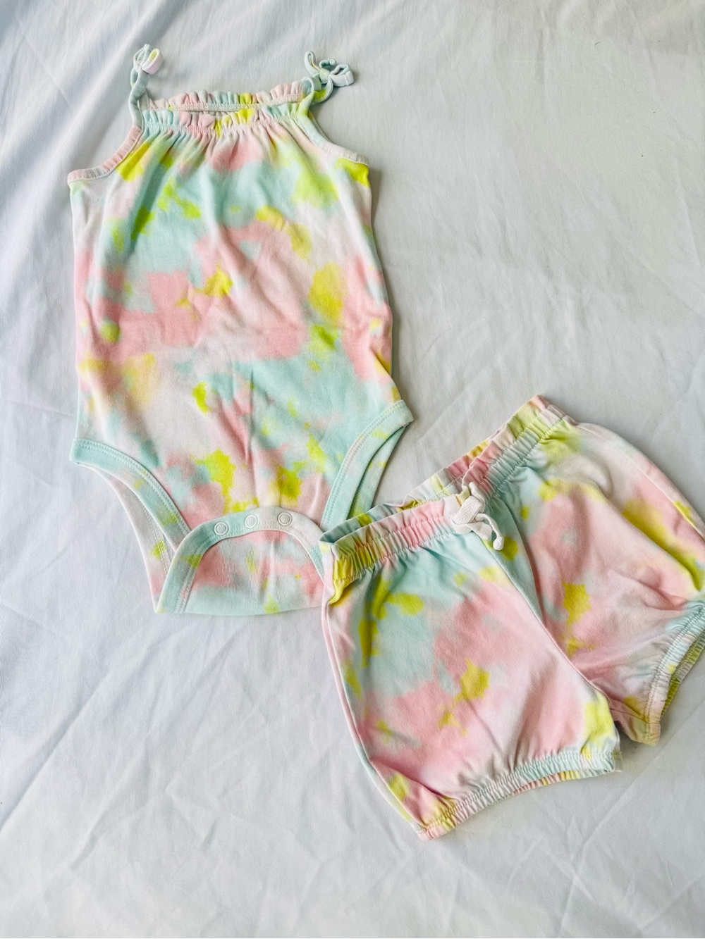 jumping beans Pastel Tie-Dye onesie and Shorts - Pink, Mint & Yellow 24MO EUC